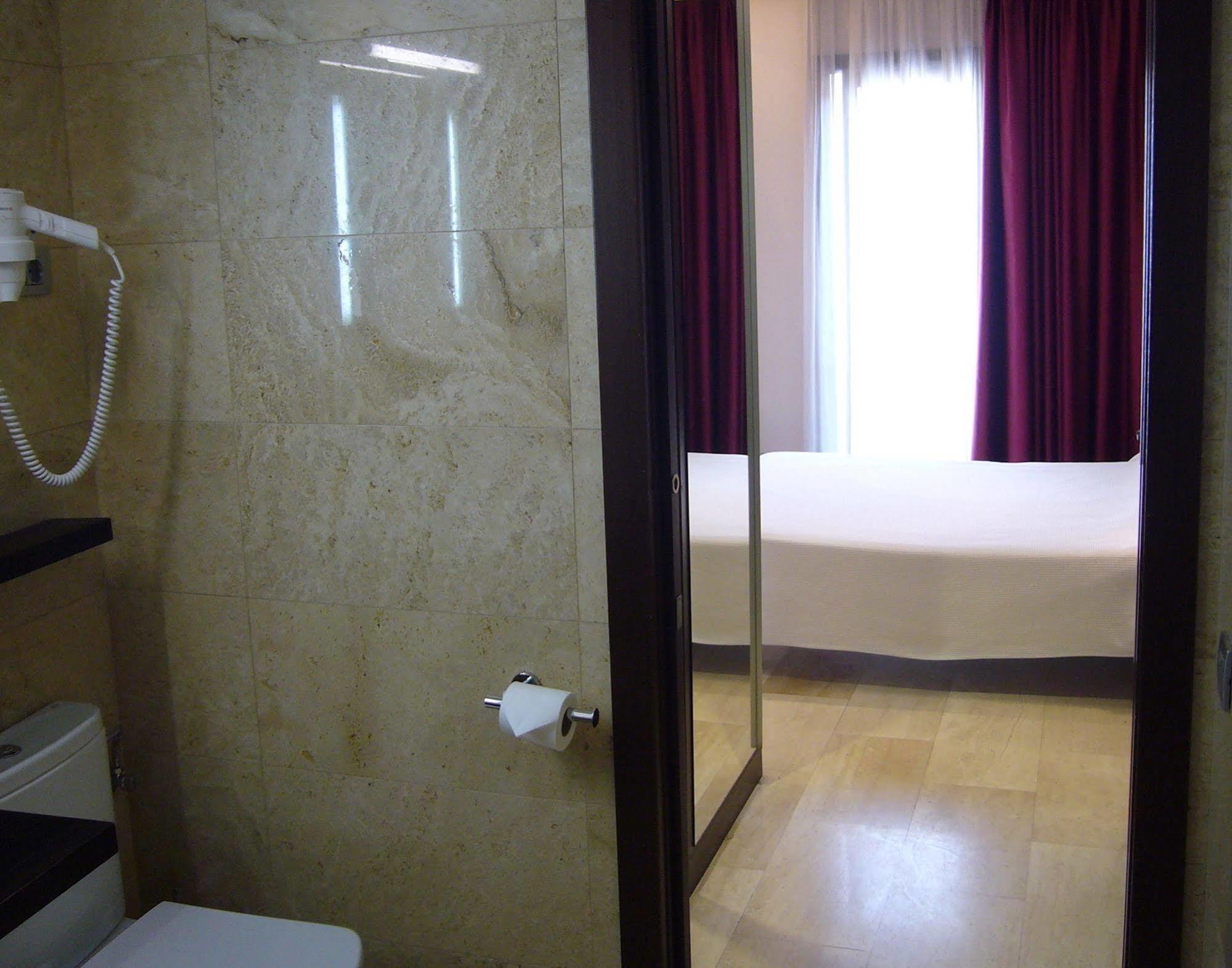Numa Brio Aparthotel Barcelona
